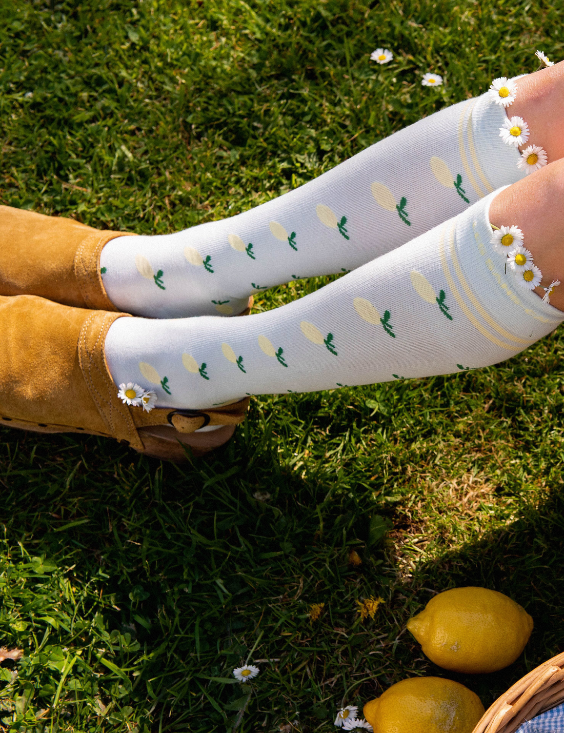 Compression socks · lemon